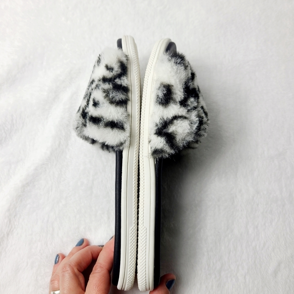 NEW DV BY DOLCE VITA jinah faux fur slipe-on sandals - Picture 3 of 5